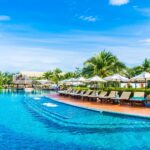 Tropisches Resort mit Pool