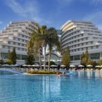 Tropisches Resort mit Pool